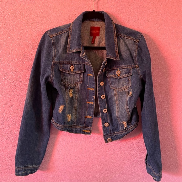 Jackets & Blazers - Cute distressed denim jacket